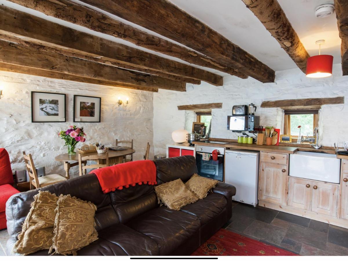 Ty Fferm Hen, Ancient Farmhouse, Coity Bach Talybont-on-Usk Eksteriør bilde