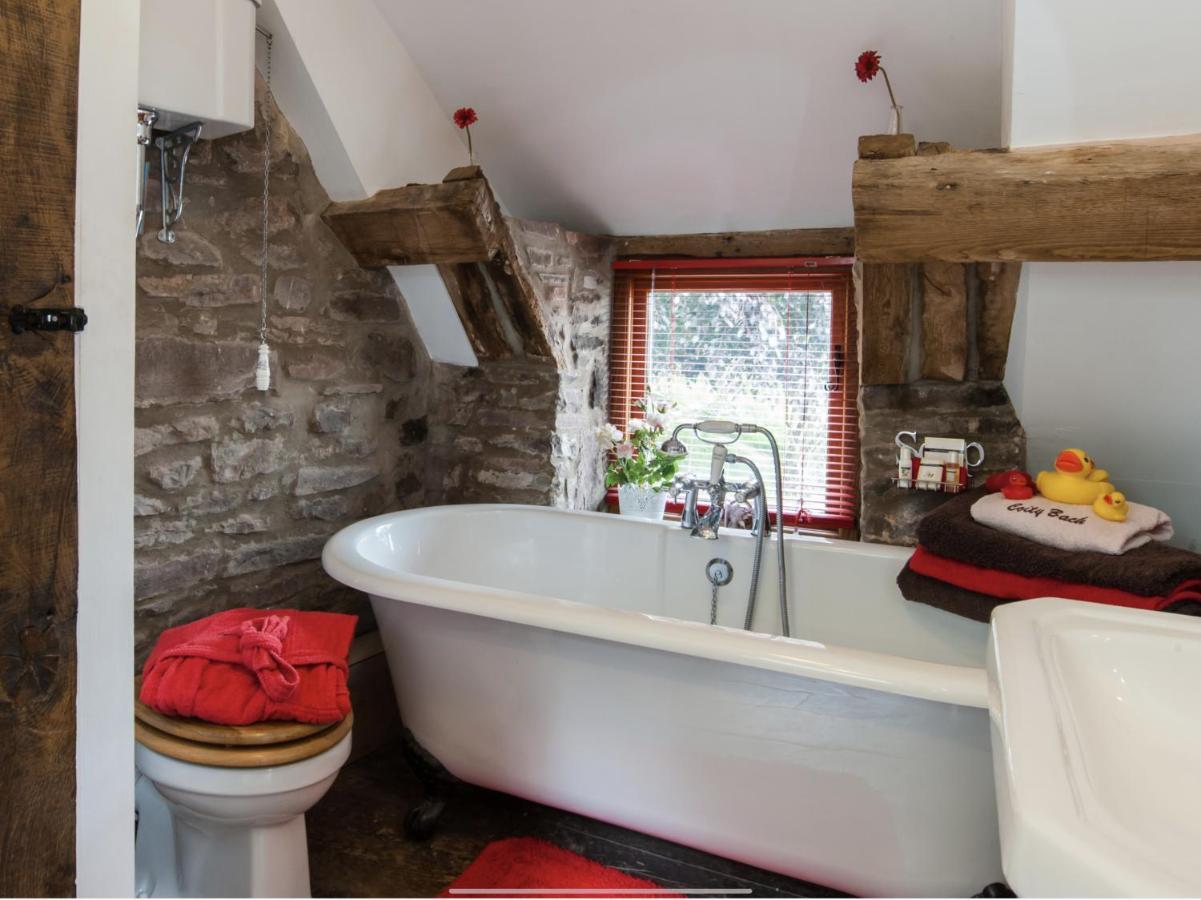 Ty Fferm Hen, Ancient Farmhouse, Coity Bach Talybont-on-Usk Eksteriør bilde