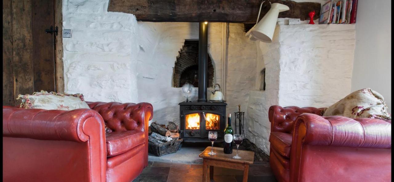 Ty Fferm Hen, Ancient Farmhouse, Coity Bach Talybont-on-Usk Eksteriør bilde